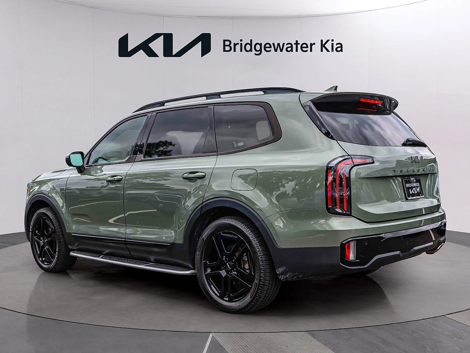 Certified Used 2024 Jungle Green Kia EX X-Line image 4