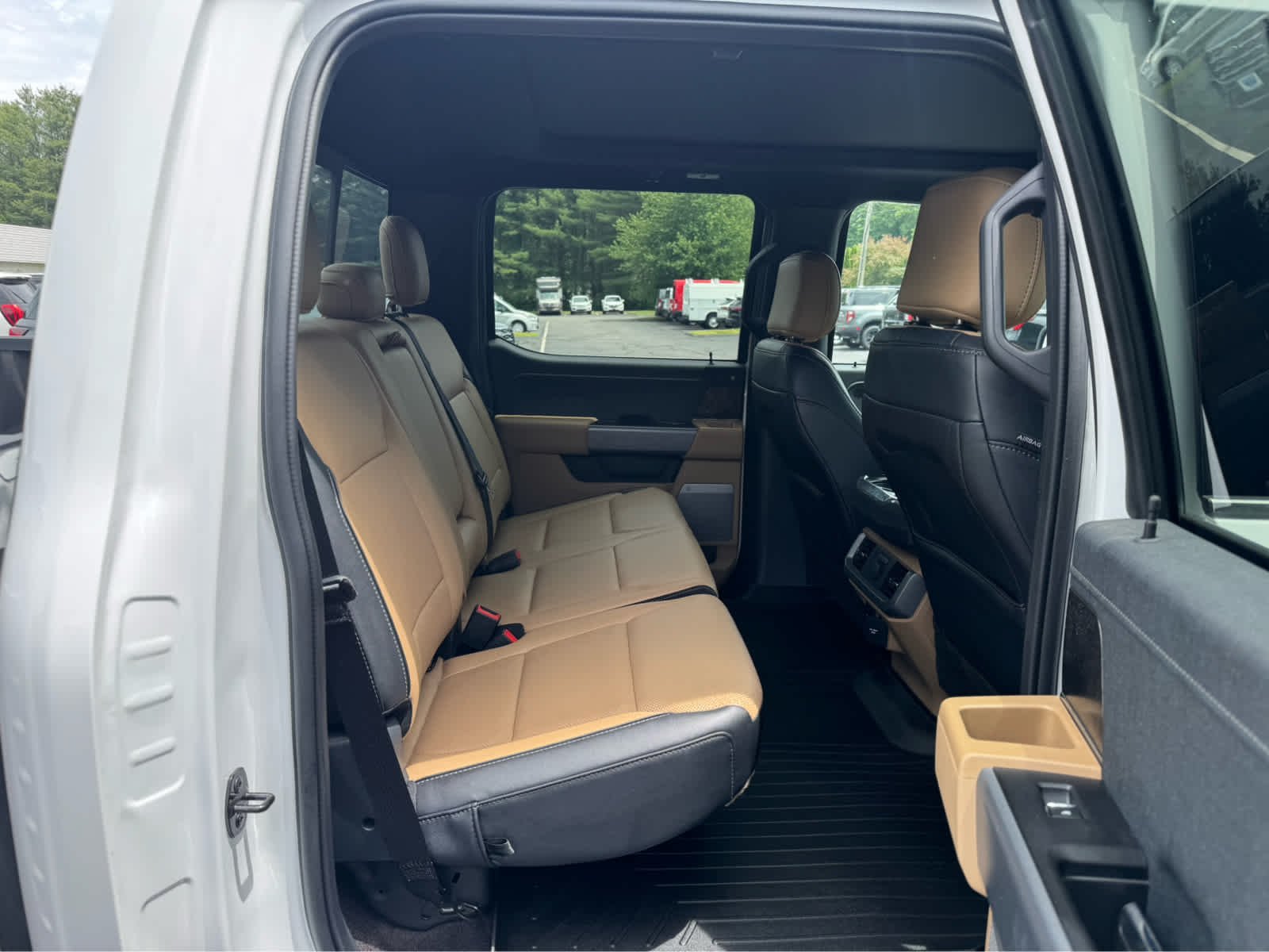 Certified Used 2021 Oxford White Ford LARIAT image 12