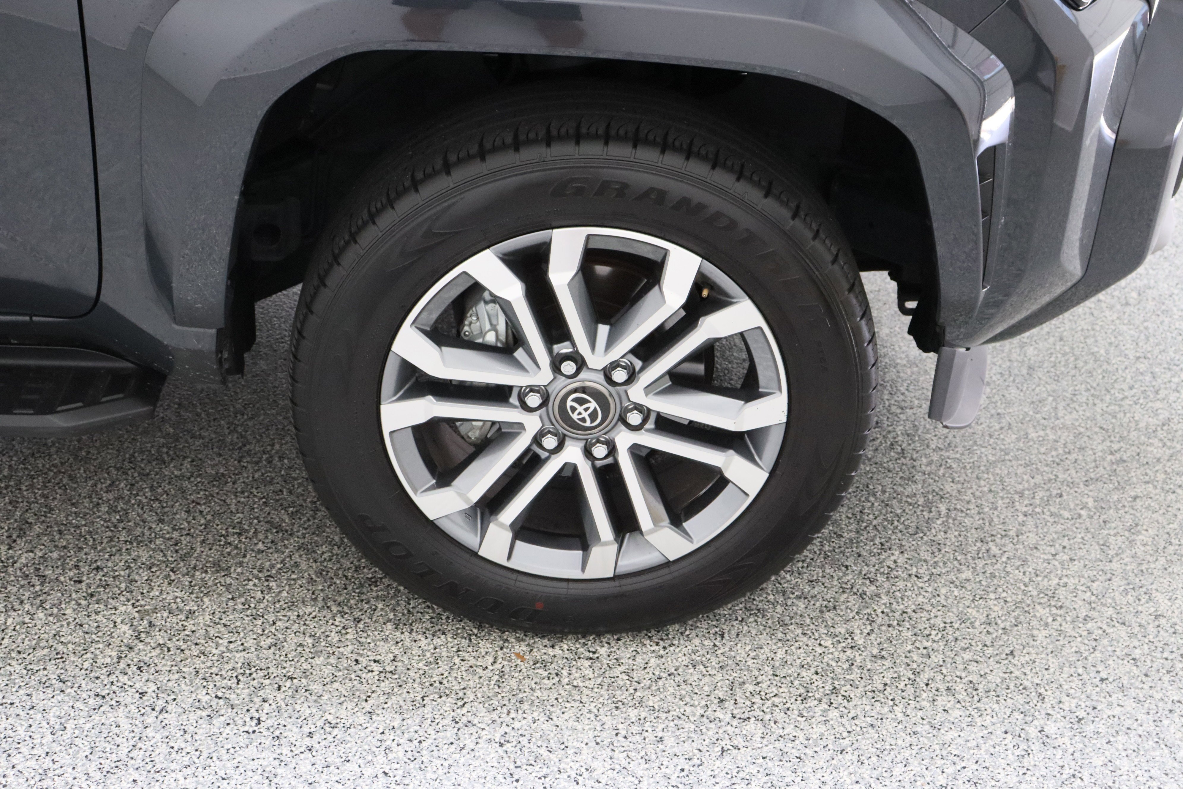 Used 2025 Underground Toyota Limited 2.4T image 5