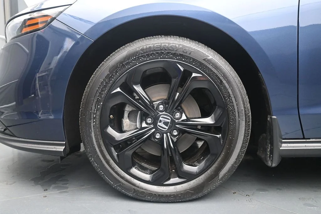 Used 2025  Honda SE image 13