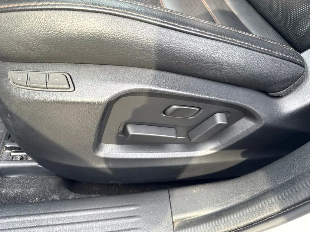 Used 2021 White Mazda Grand Touring Reserve image 26
