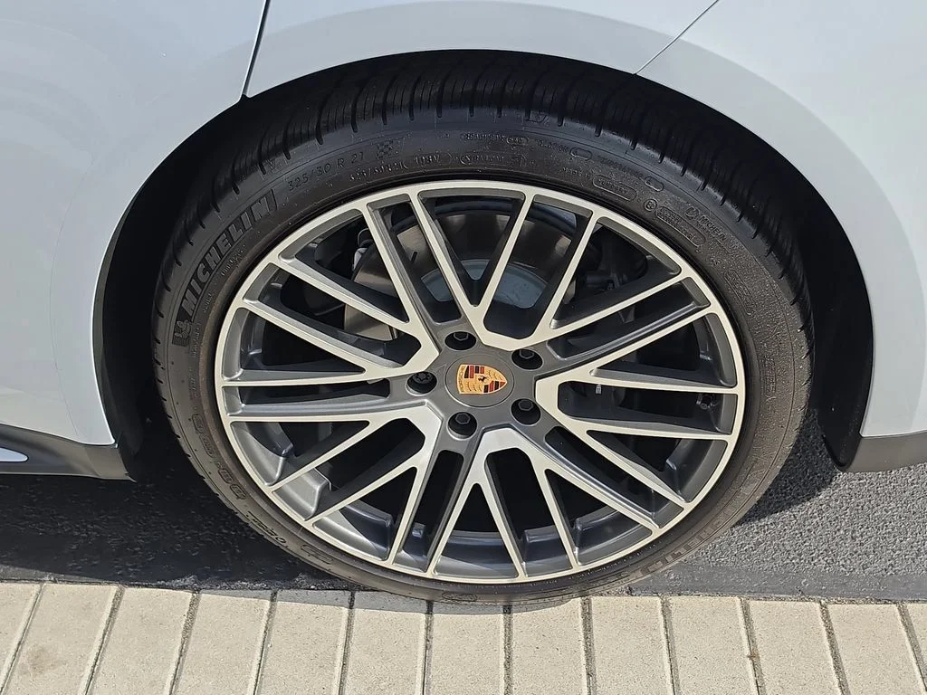 Used 2024 White Porsche 4 image 7