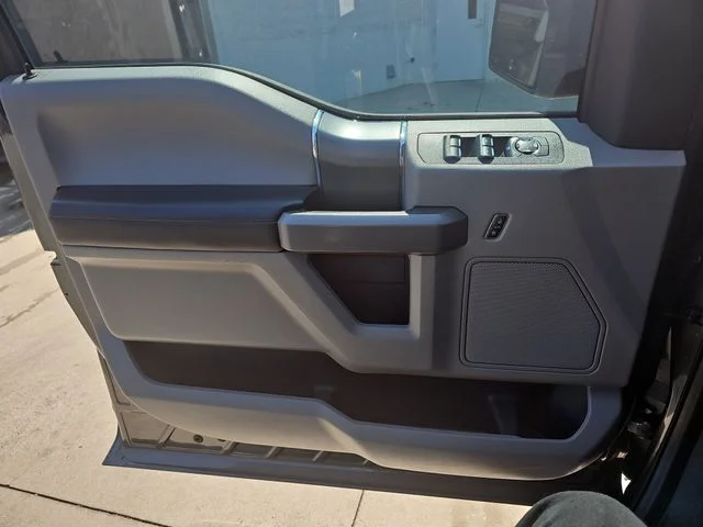 Used 2018 Gray Ford XLT image 28