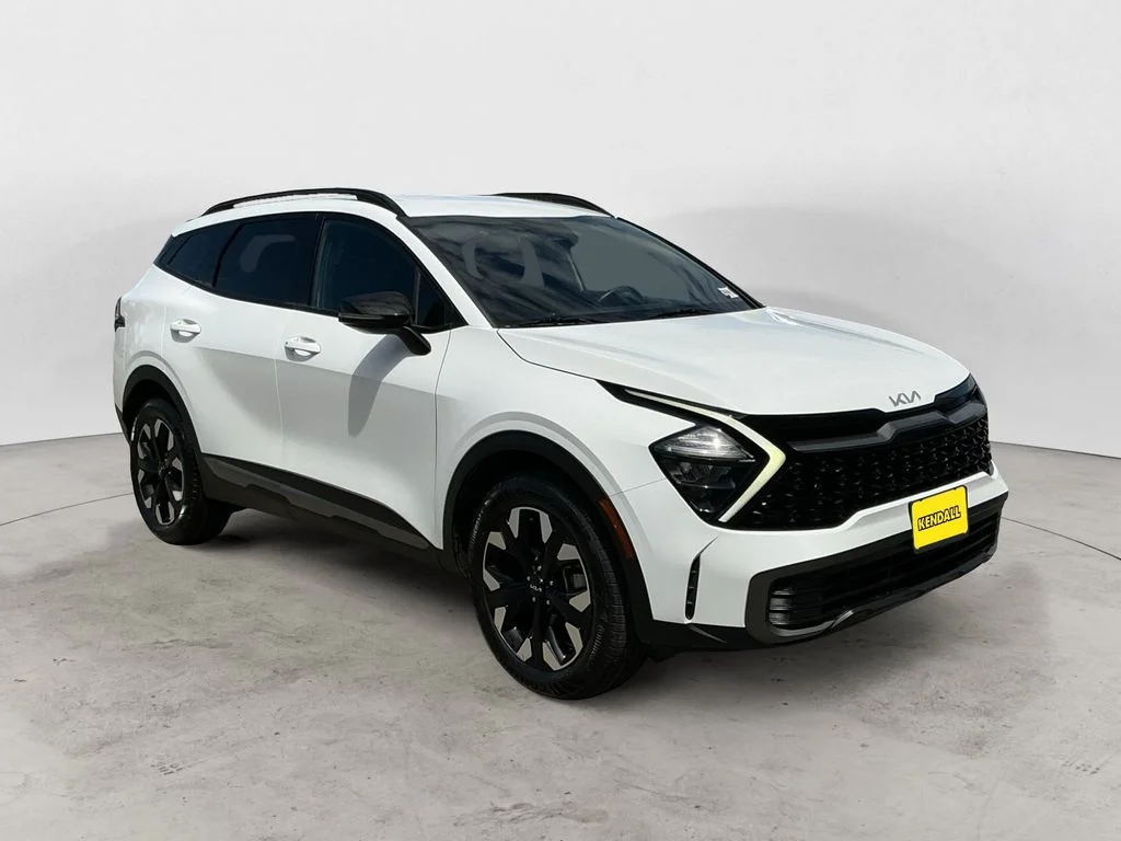 Used 2023 White Kia X-Line image 3