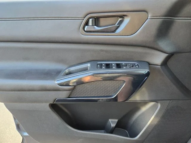 Used 2025 Gray Nissan SV image 35
