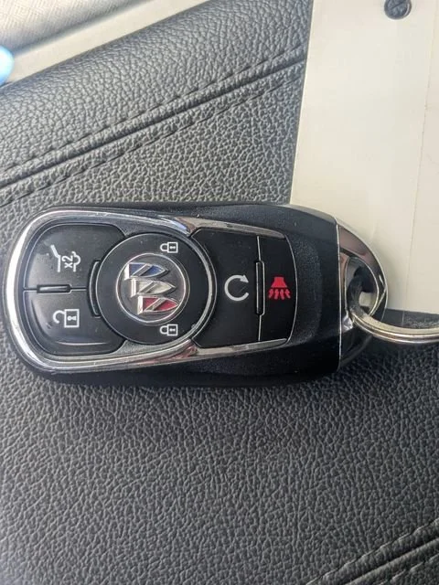 Used 2022 Satin Steel Metallic Buick Select image 32