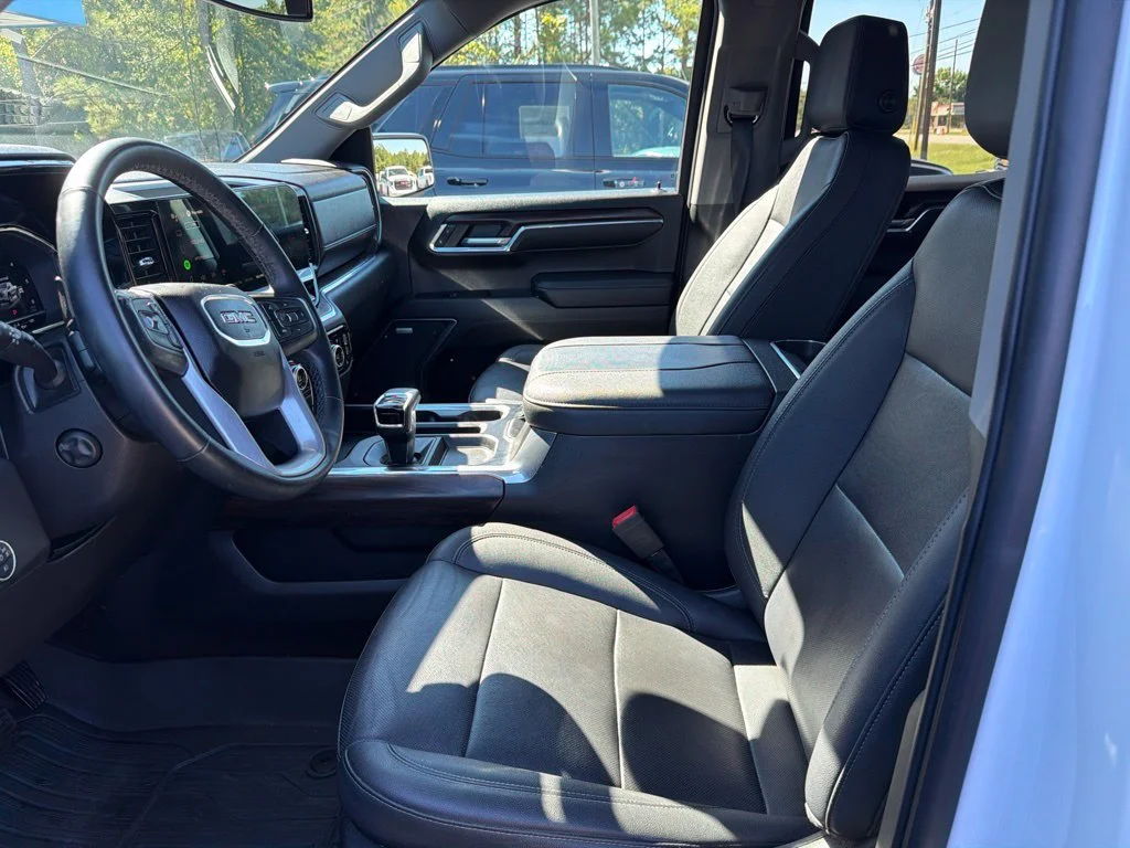 Used 2023 SUMMIT WHITE GMC SLT image 31