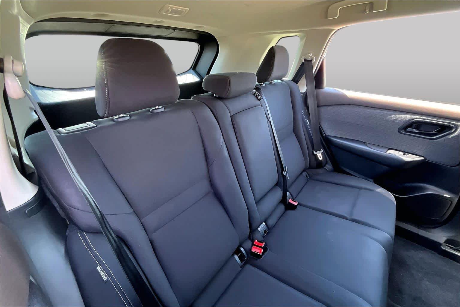 Used 2023 Glacier White Nissan S image 17