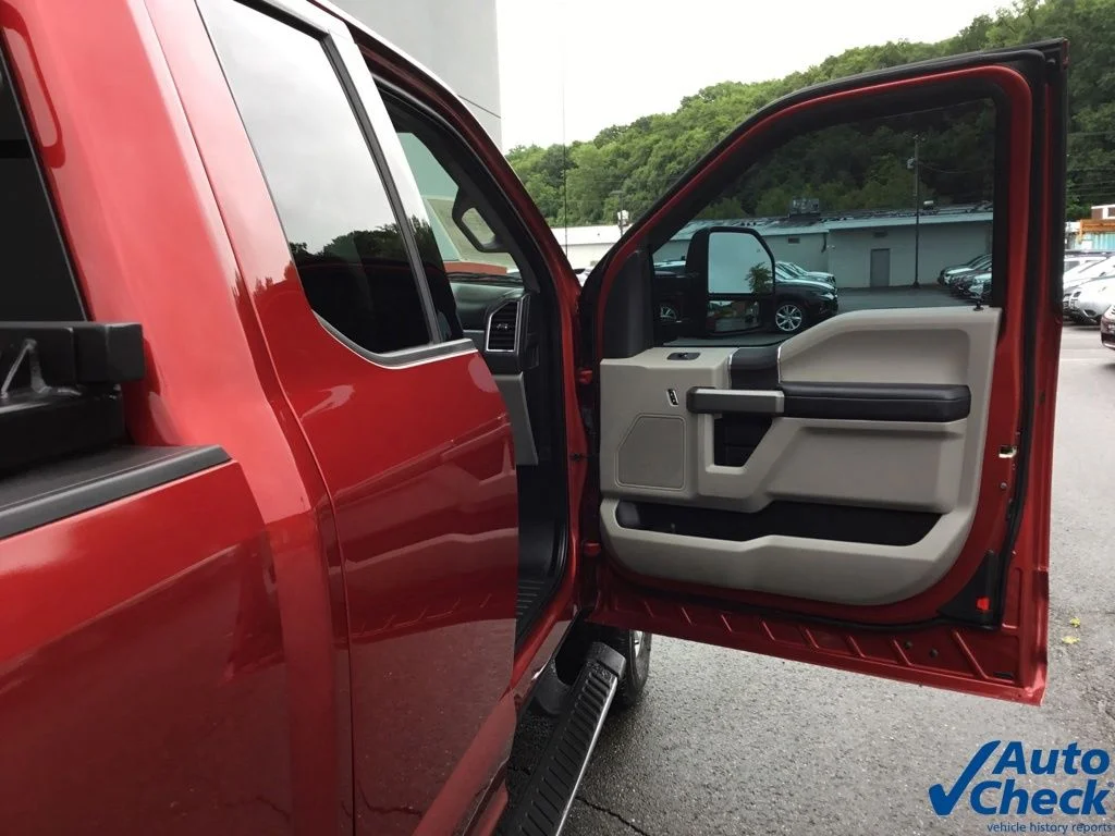 Used 2017 Red Ford XLT image 41