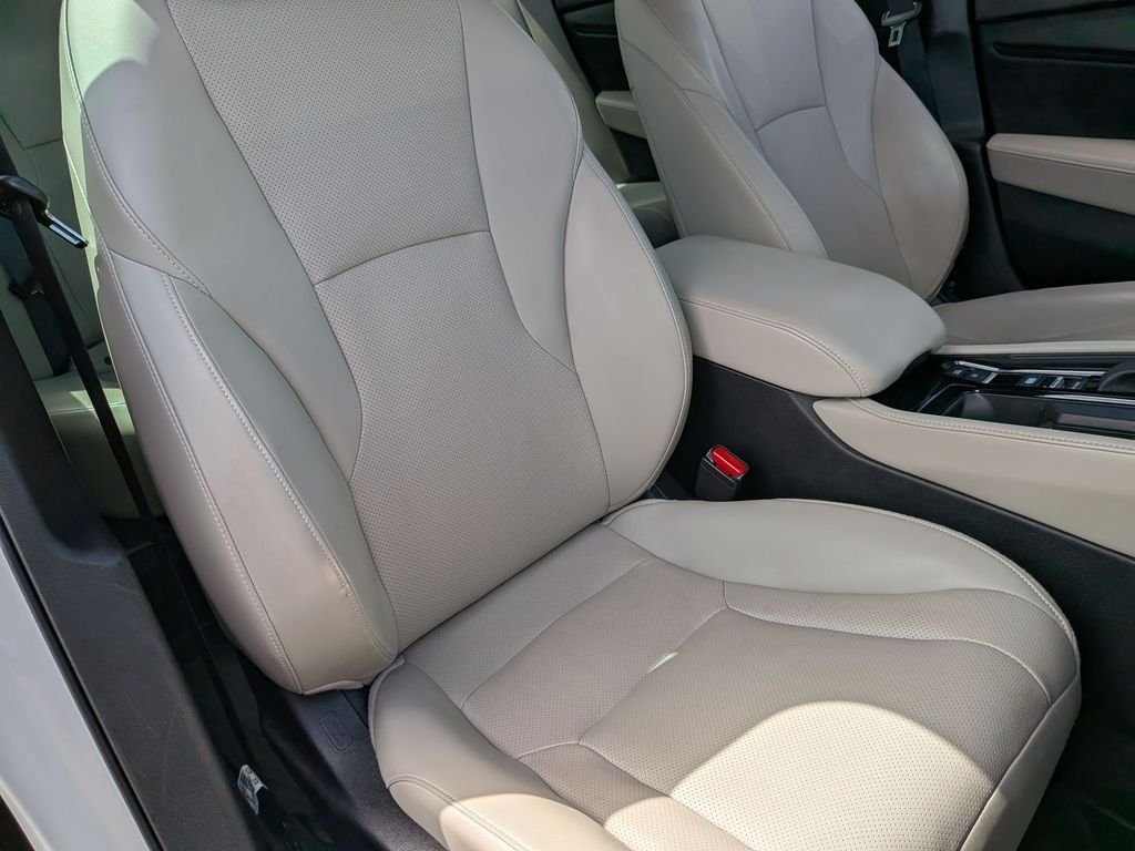 Used 2024 White Honda Touring image 25