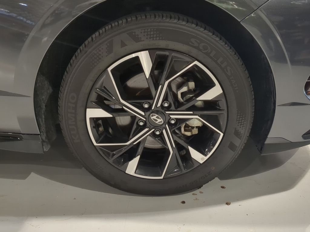 Certified Used 2025 Gray Hyundai SEL image 6