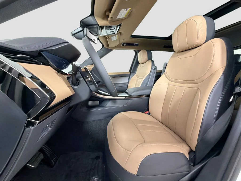 New 2026 Fuji White Land Rover Dynamic SE image 22