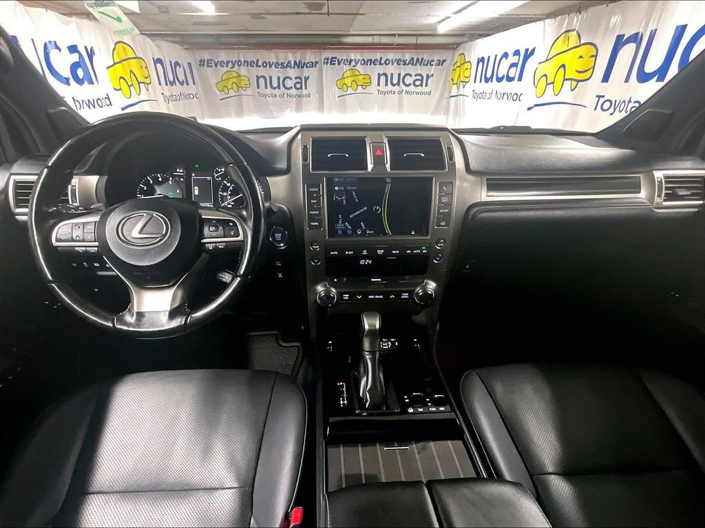 Used 2021 White Lexus 460 image 21