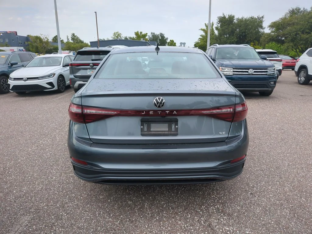 Used 2025 Gray Volkswagen 1.5T SE image 3