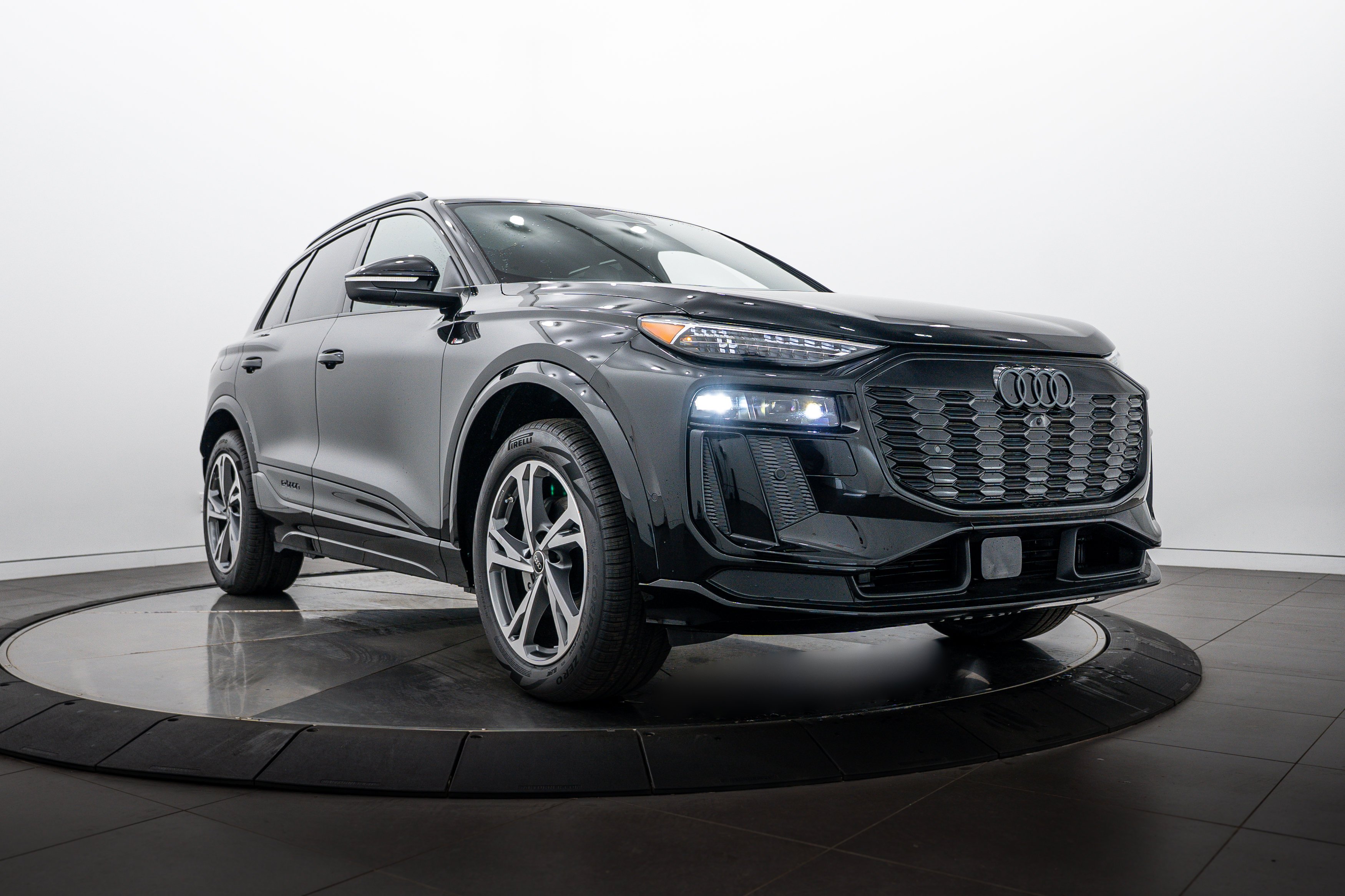 2027 Audi Q6 e-tron Premium Plus quattro's photo