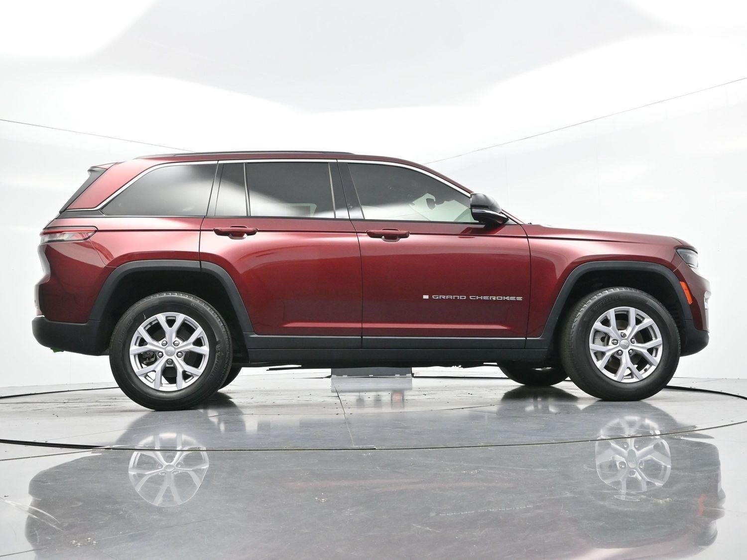 Used 2022 Red Jeep Limited image 55
