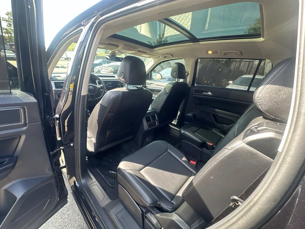 Used 2019 Black Volkswagen 3.6L V6 SE image 23