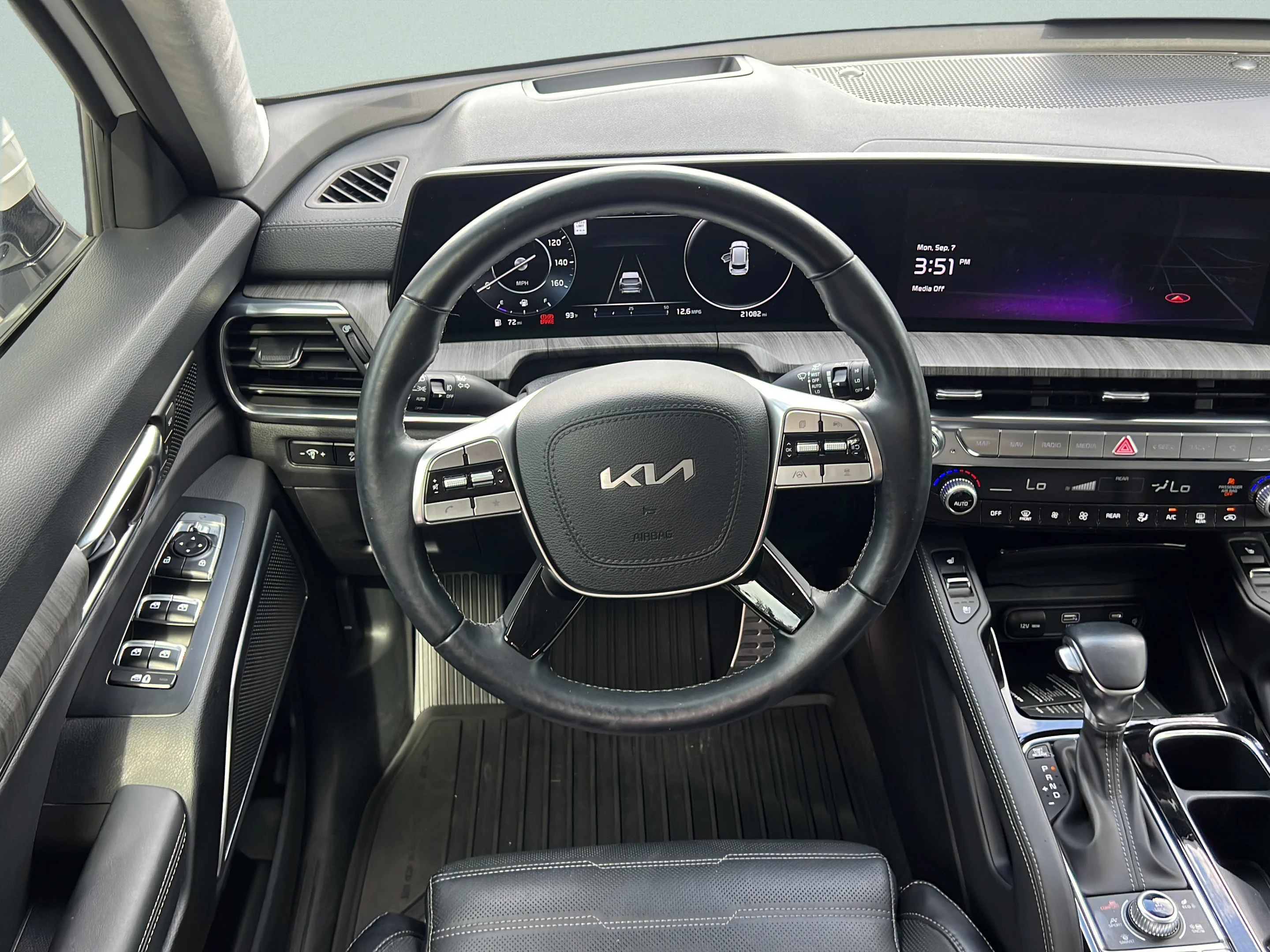 Used 2024 Glacial White Pearl Kia SX Prestige image 15