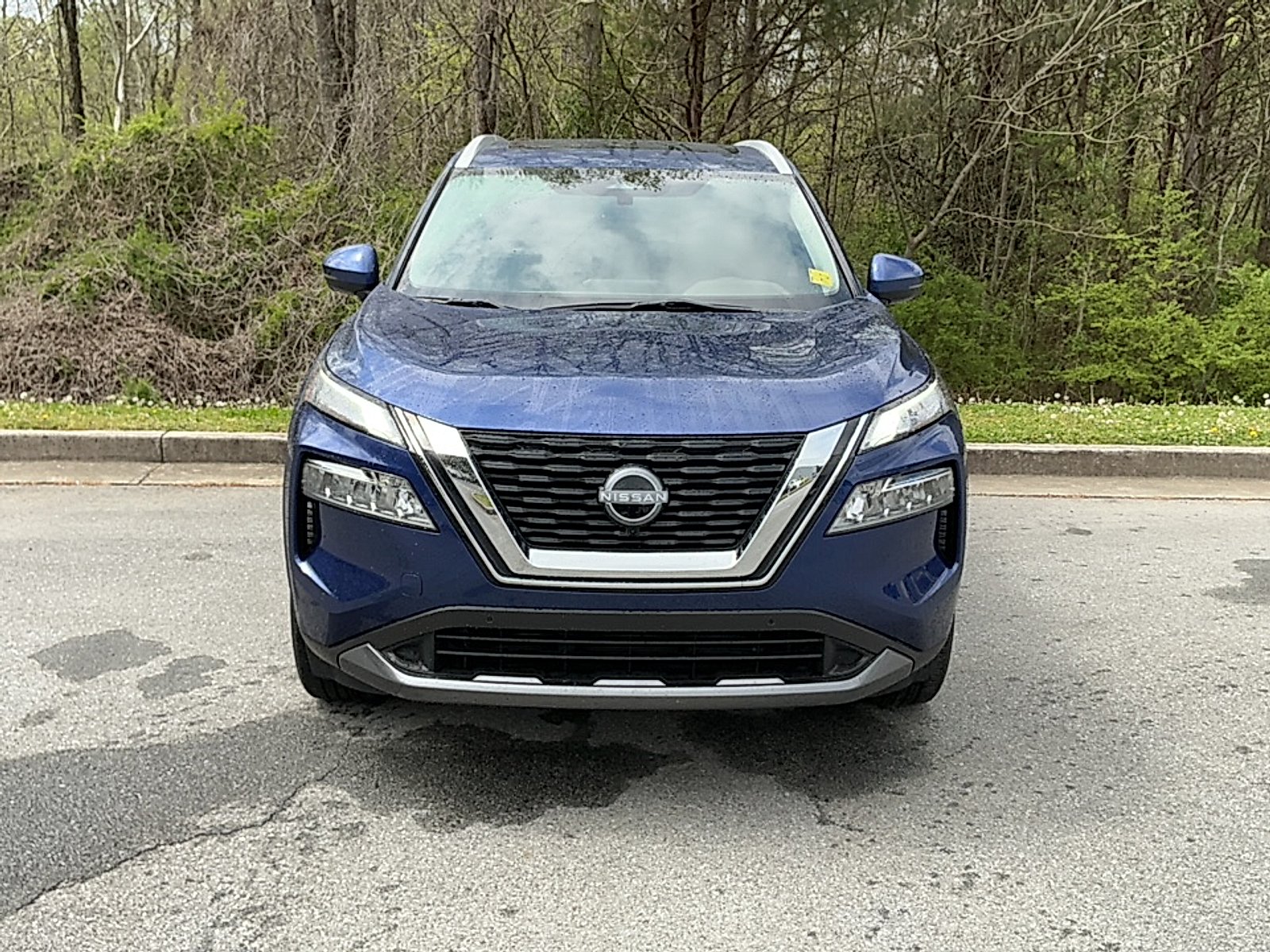 Used 2023 Caspian Blue Metallic Nissan SL FWD image 17