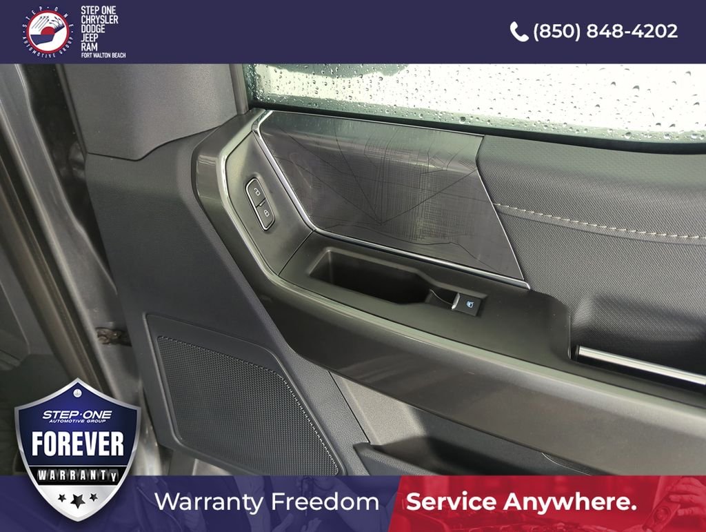 Used 2023 Gray Ford XLT image 30