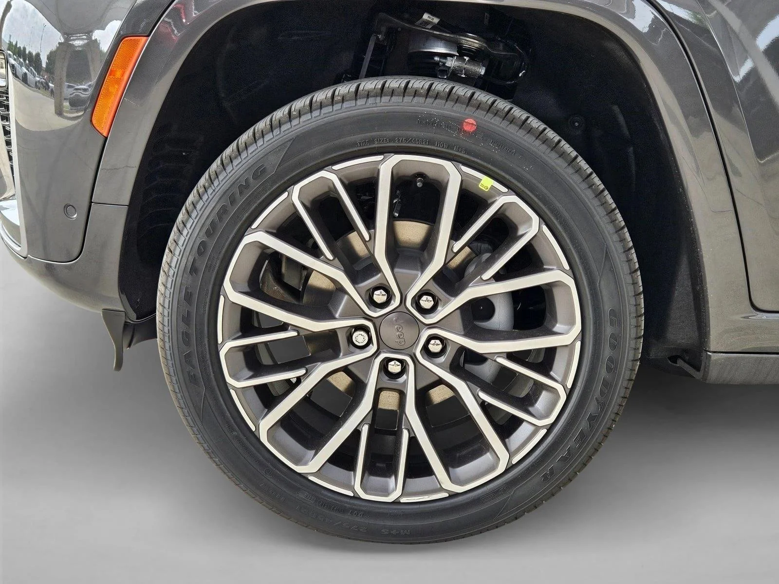 New 2026 Baltic Gray Metallic Clear-Coat Exterior Paint Jeep Summit image 10