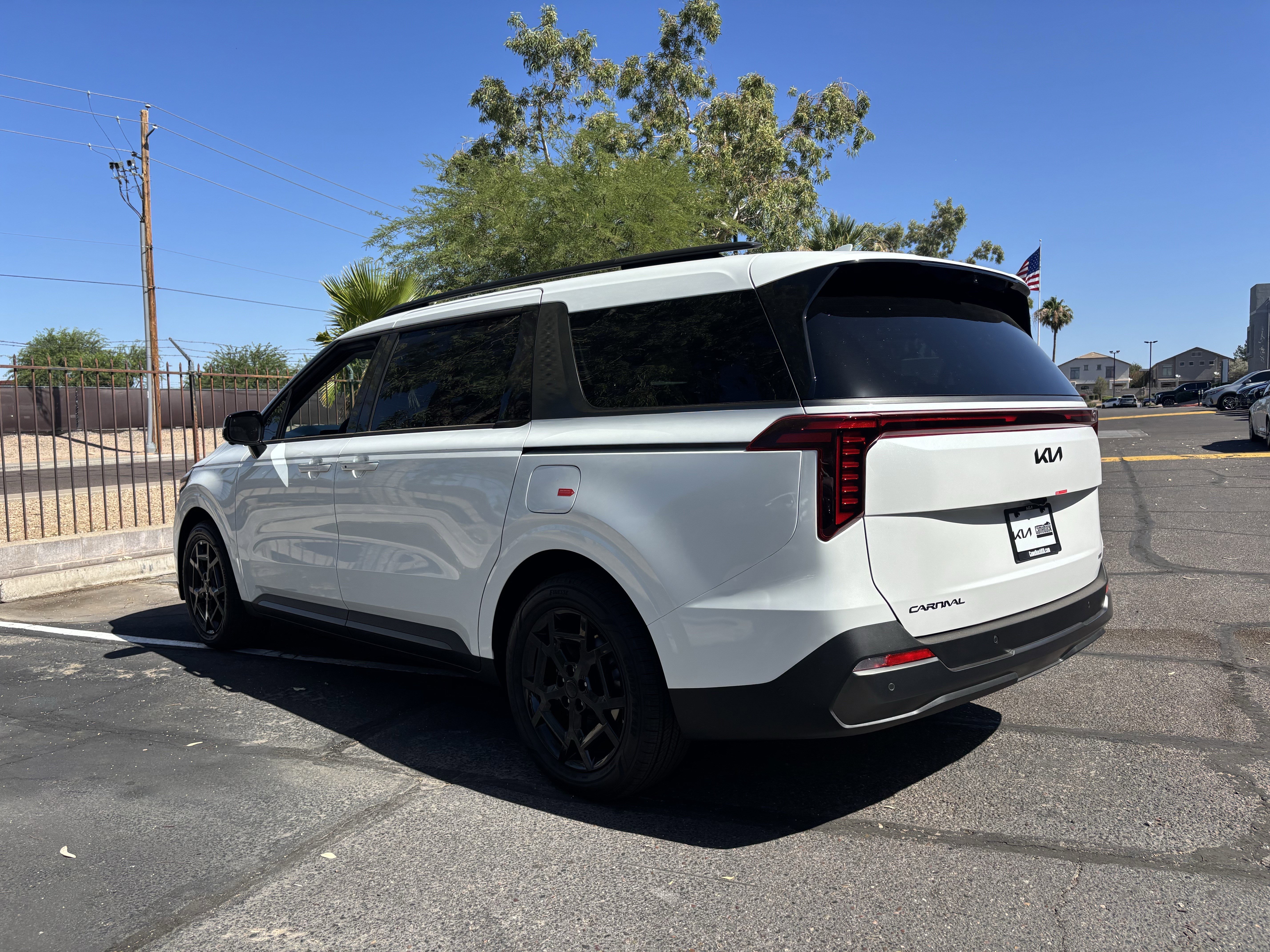 New 2026 Snow White Pearl Kia SX Prestige image 4