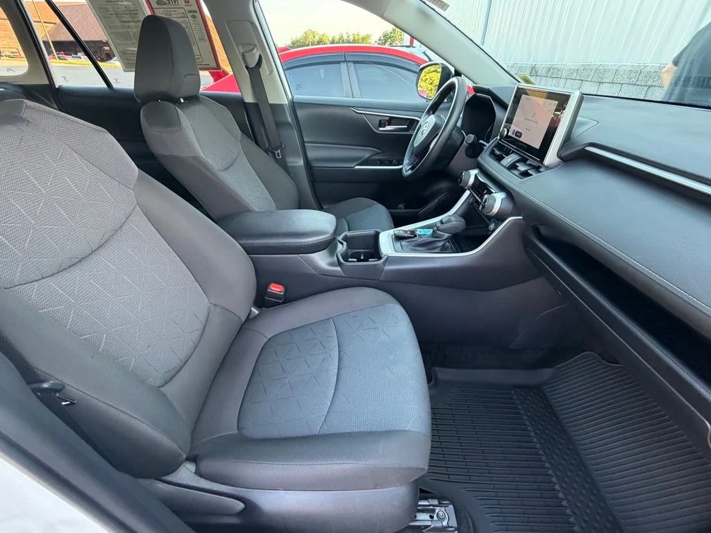 Used 2025 White Toyota XLE image 40