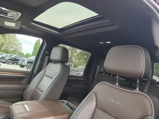 Used 2025 Silver GMC Denali image 21