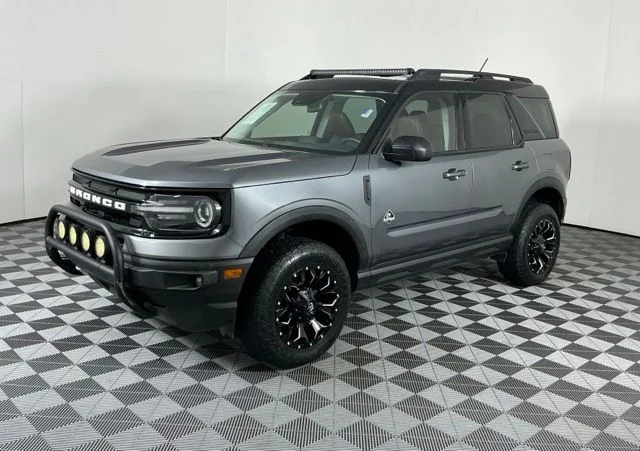 Used 2021 Carbonized Gray Metallic Ford Outer Banks image 4