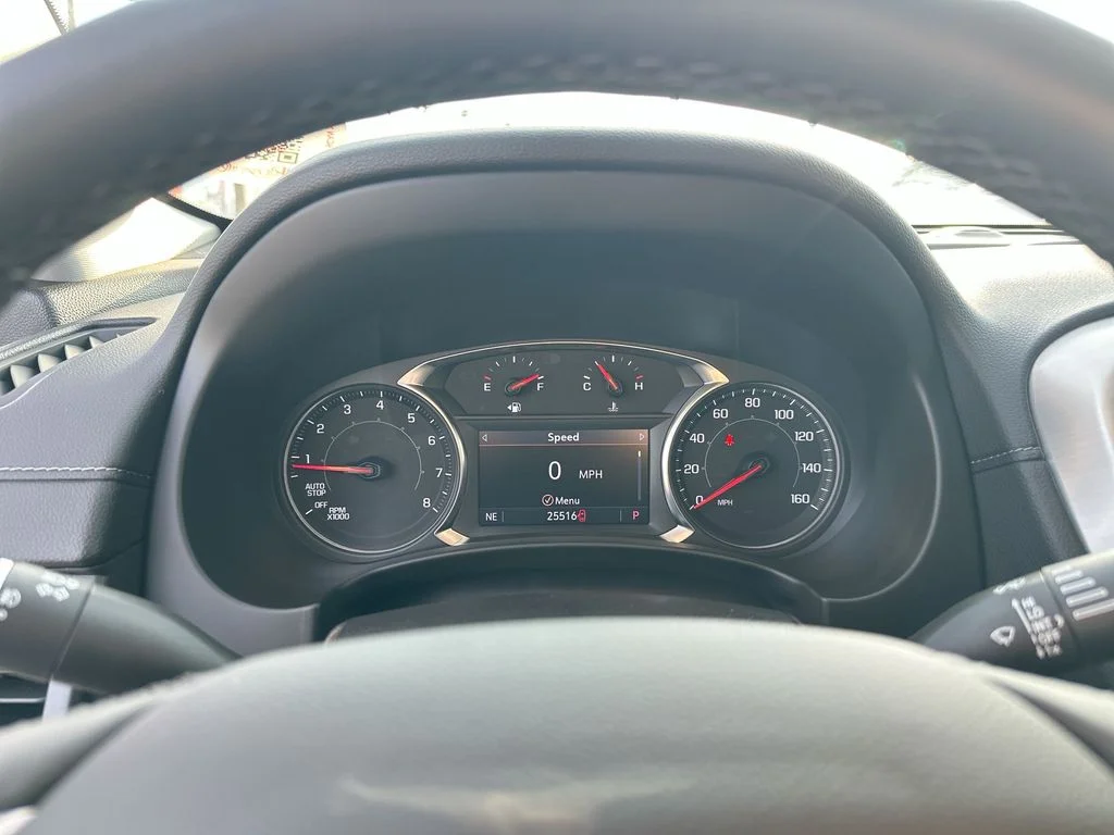 Used 2024  GMC SLT image 5