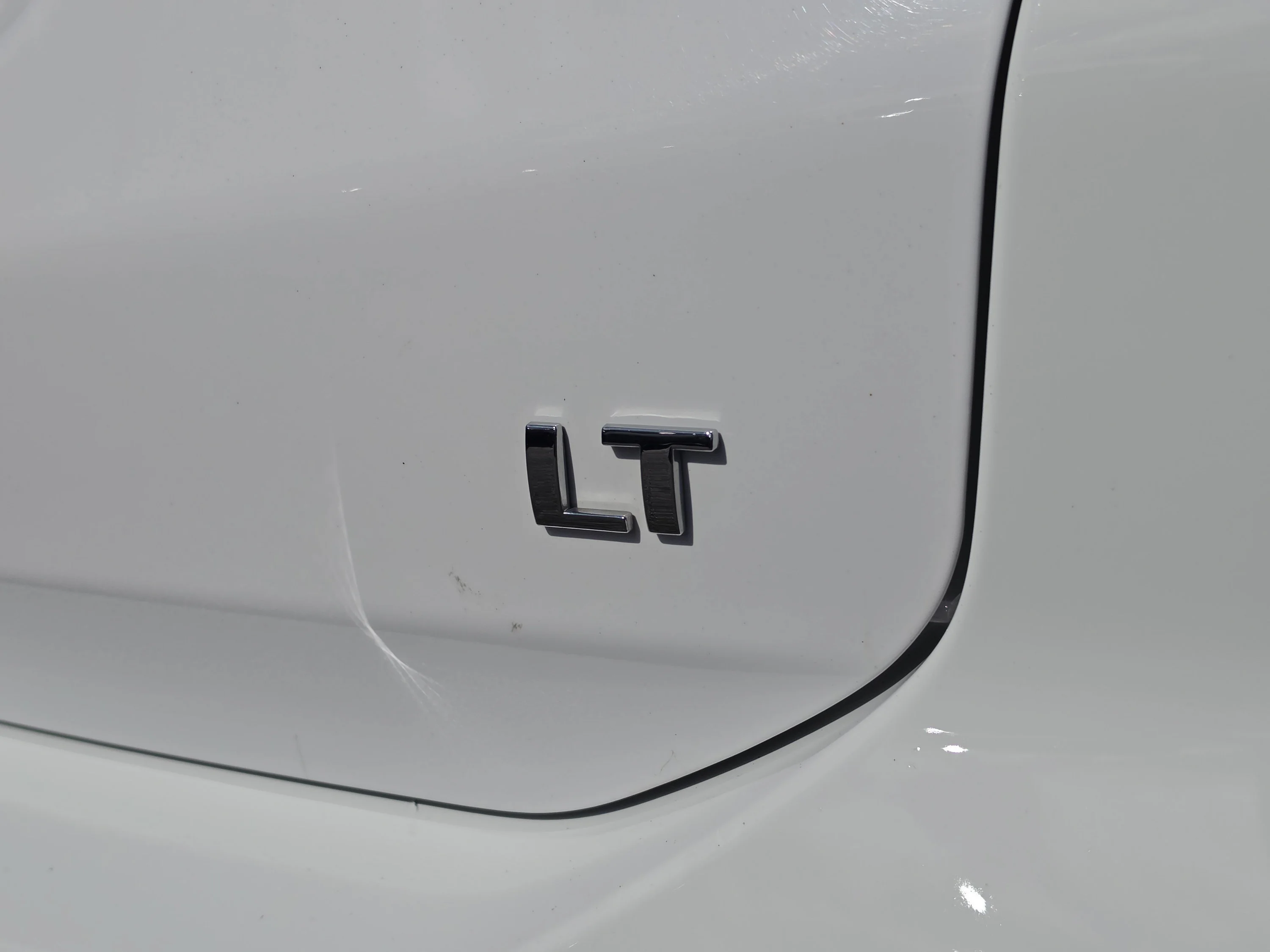 Used 2024 Summit White Chevrolet LT image 17