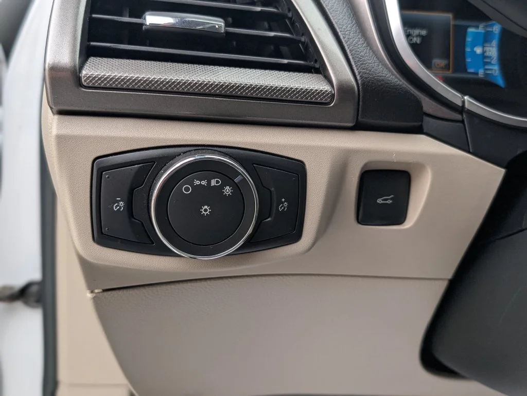 Used 2017 White Ford SE image 15