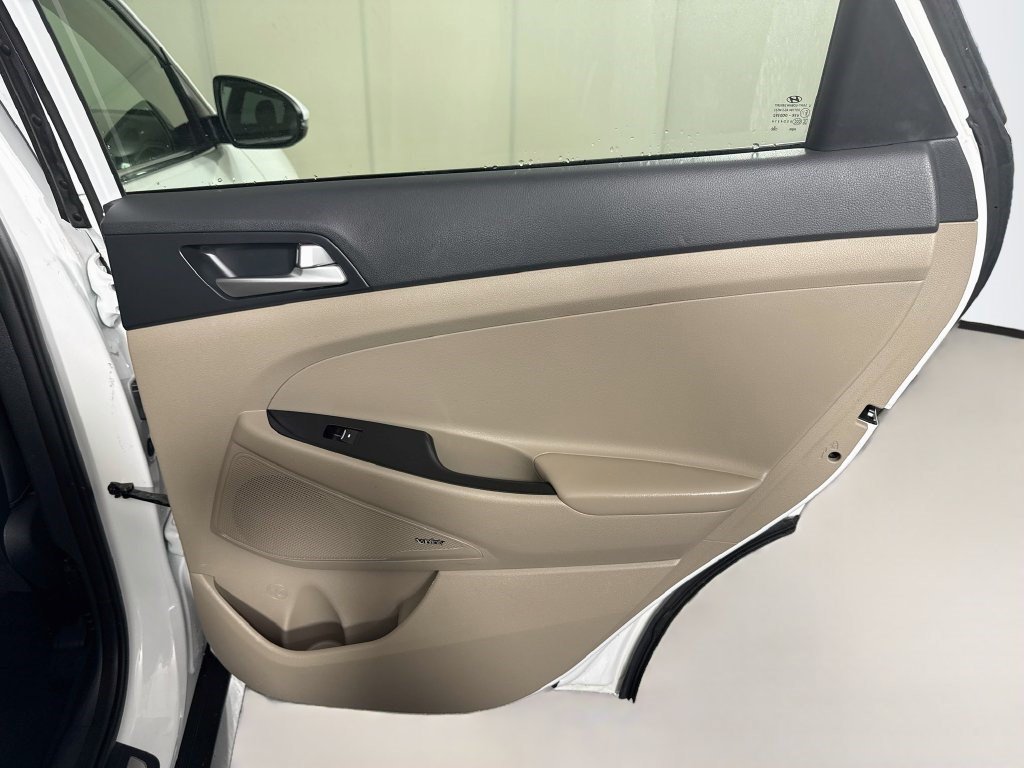 Used 2019 White Pearl Hyundai Limited image 24
