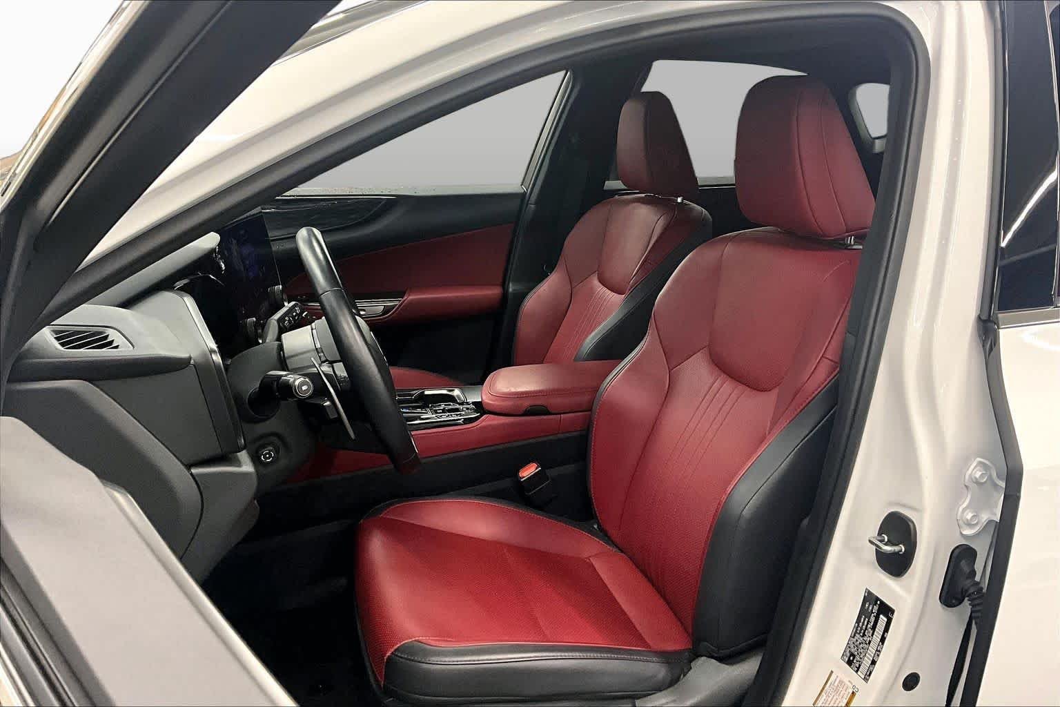 Used 2026 Ultra White Lexus Premium image 7
