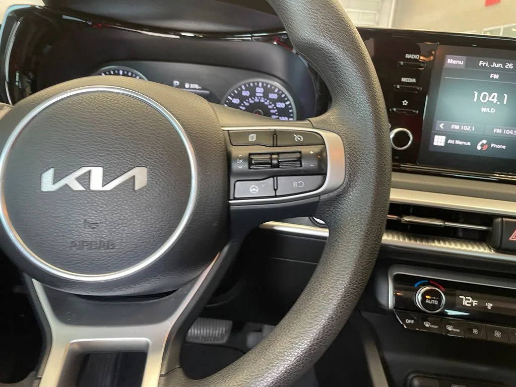 Used 2023 White Kia LXS image 13