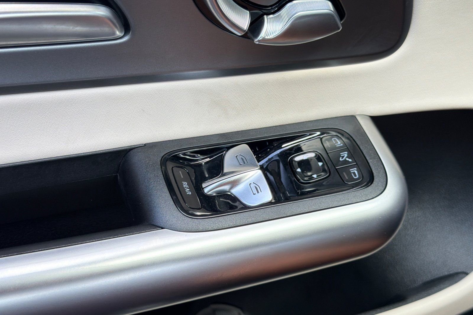 New 2027 Polar White Mercedes-Benz CLA 350 image 25