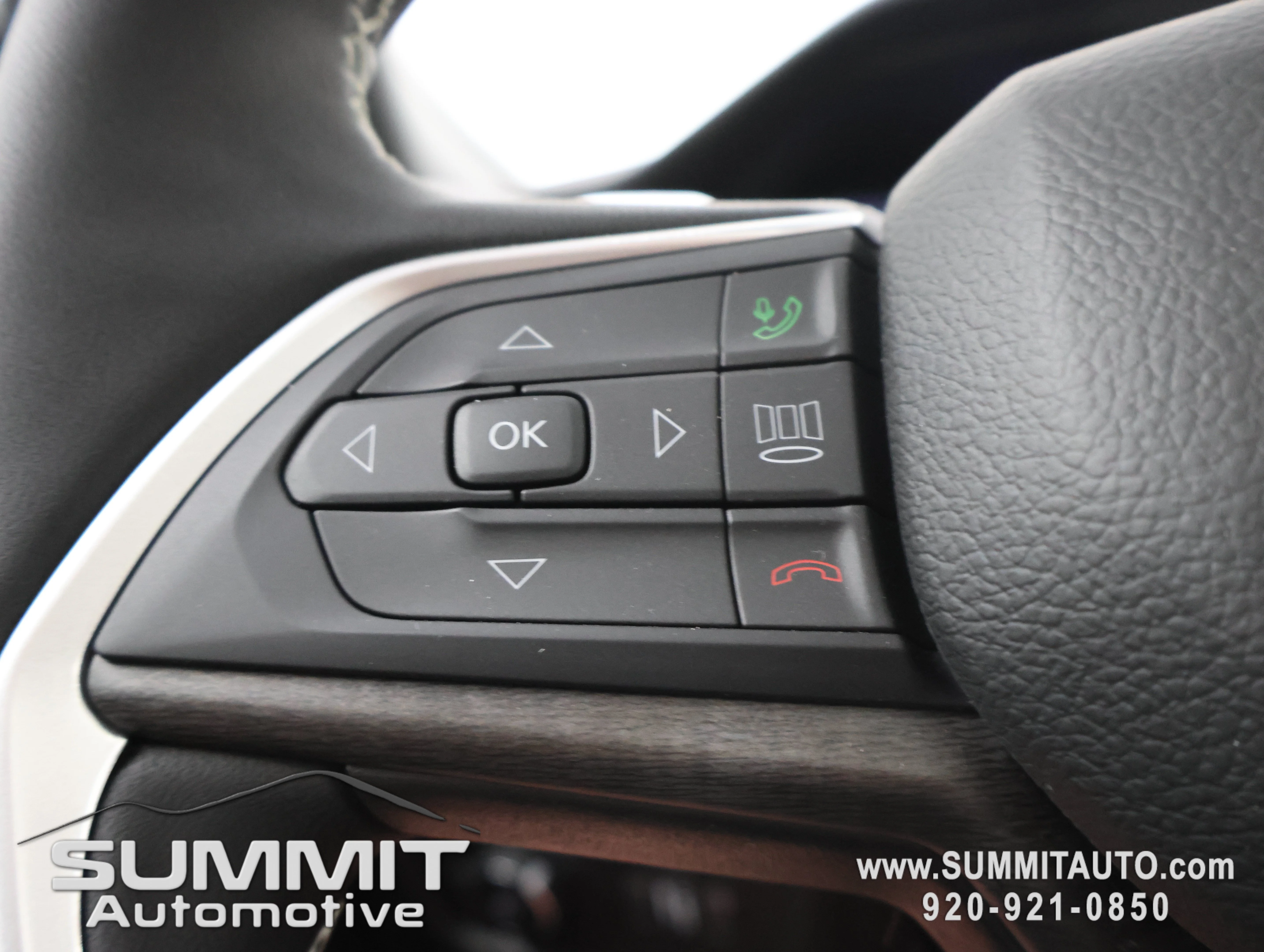 New 2026 Diamond Black Crystal Pearlcoat Jeep Limited image 16