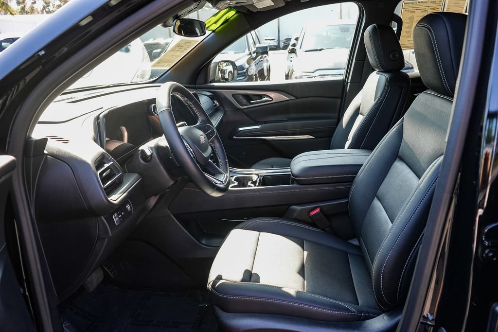 Used 2026 Mosaic Black Metallic Chevrolet LT image 15