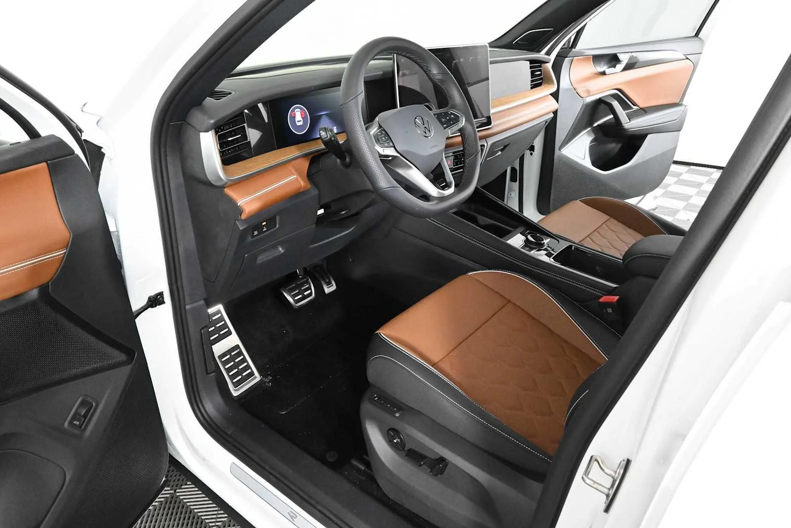 New 2026 Opal White Pearl Volkswagen SEL R-Line Turbo image 19