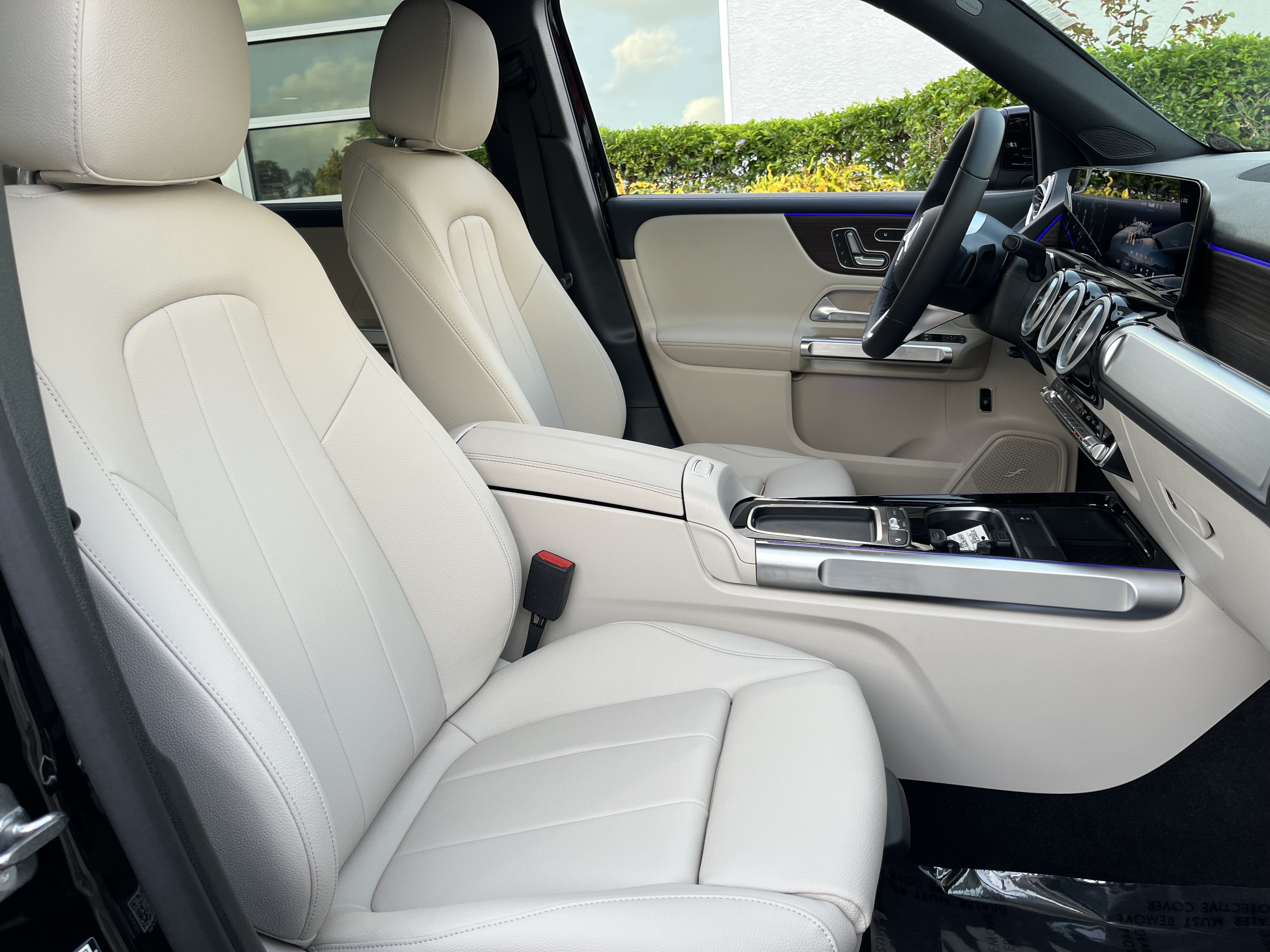 New 2026 Night Black Mercedes-Benz GLB 250 image 21
