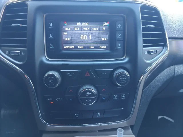 Used 2014 Gray Jeep Laredo image 9