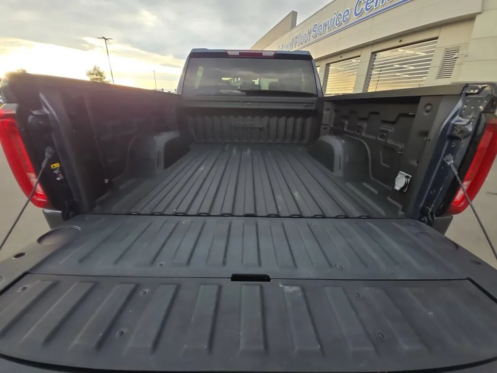 Used 2021 DARK SKY METALLIC GMC AT4 image 23