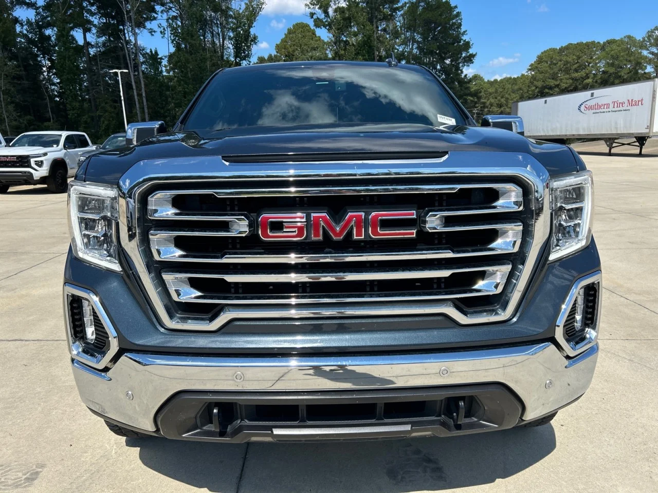 Used 2021 DARK SKY METALLIC GMC SLT image 5