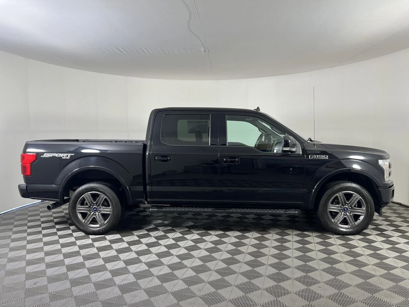 Used 2020 Agate Black Ford LARIAT image 2