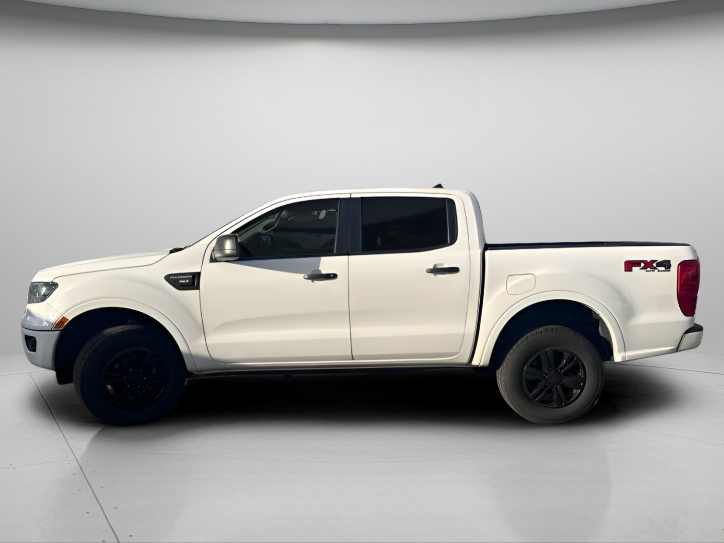 Certified Used 2019 Oxford White Ford XLT image 11