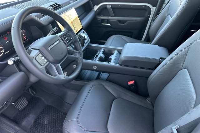 New 2026 Fuji White Land Rover S image 9