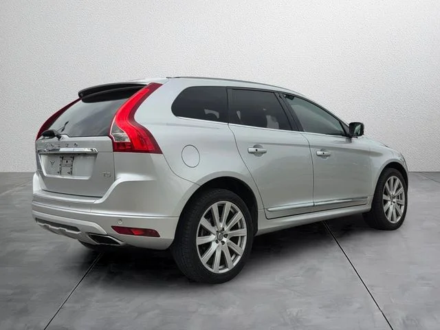 Used 2017 Silver Volvo T5 Inscription image 4