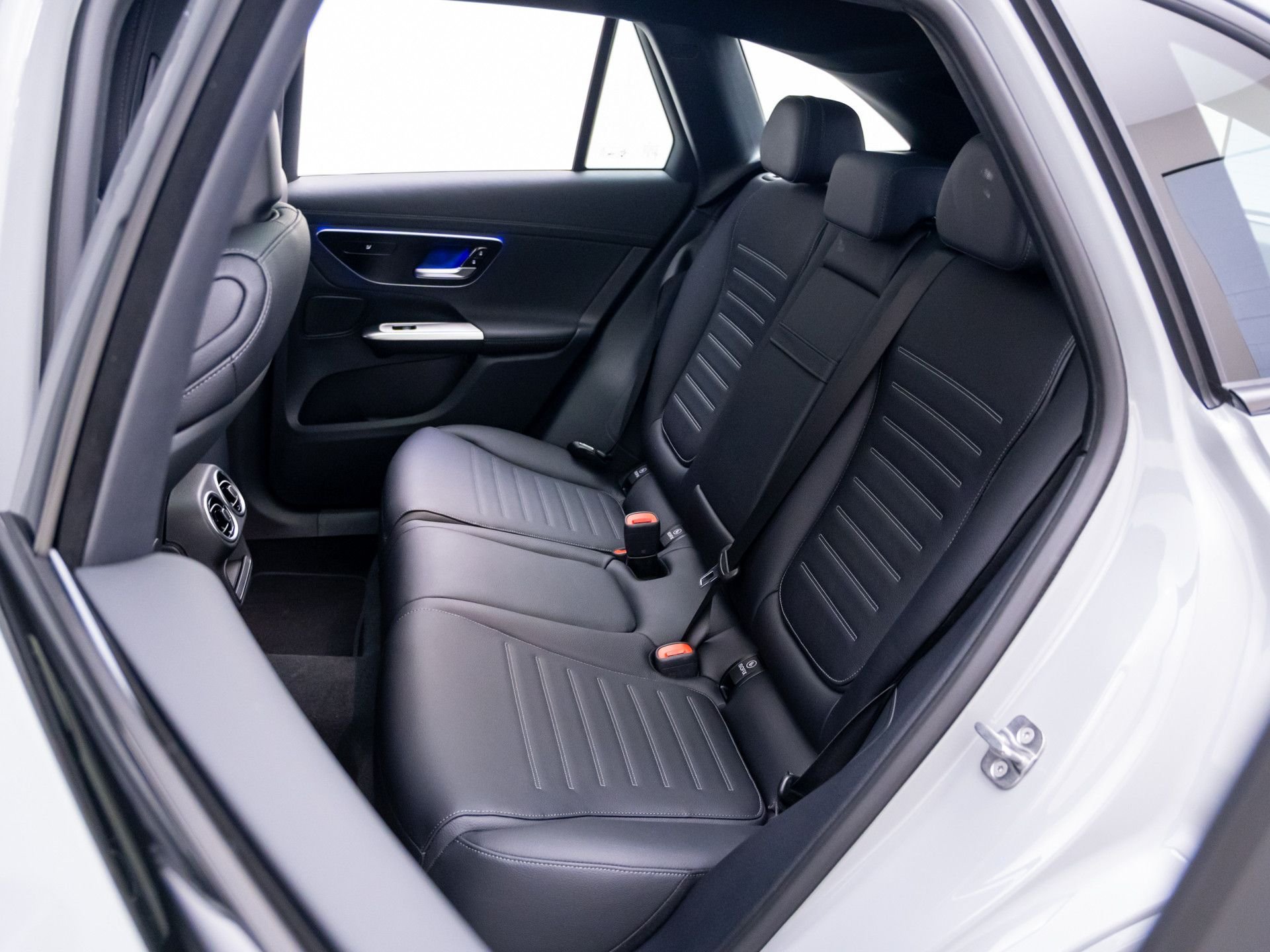 New 2026 MANUFAKTUR Alpine Grey Mercedes-Benz GLC 43 AMG® image 18