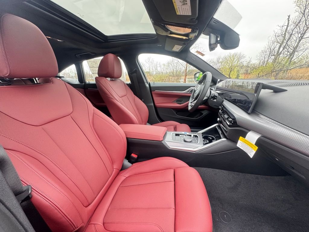 New 2026 Black Sapphire Metallic BMW xDrive40 image 27
