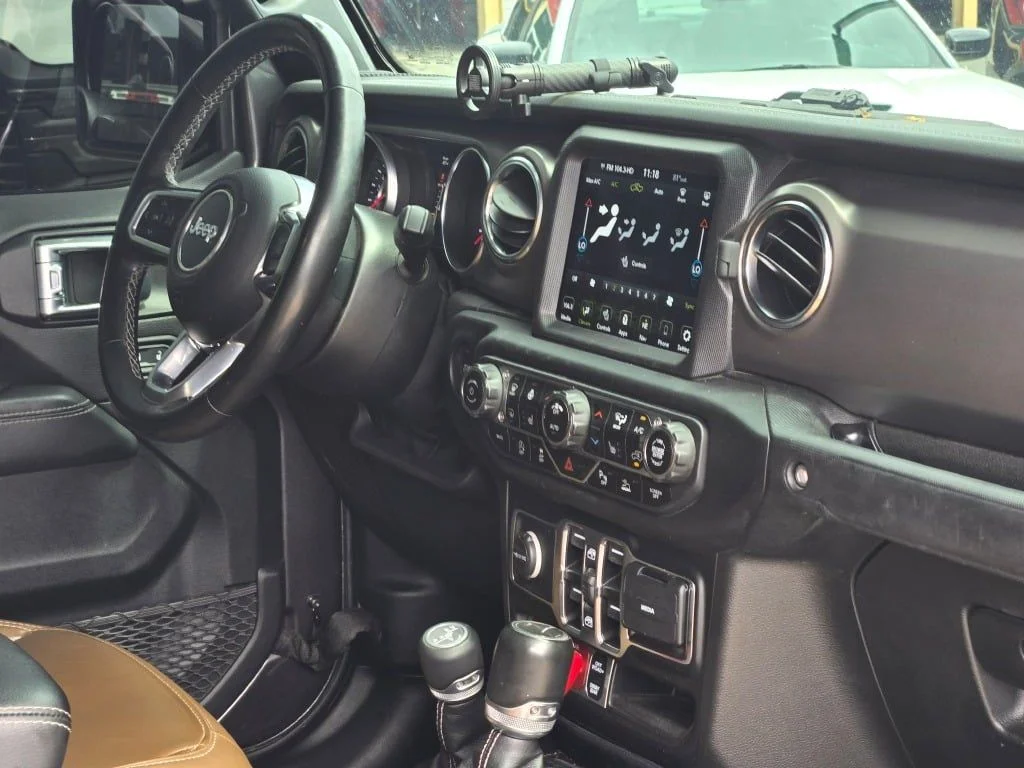 Used 2021 Gray Jeep Rubicon image 8